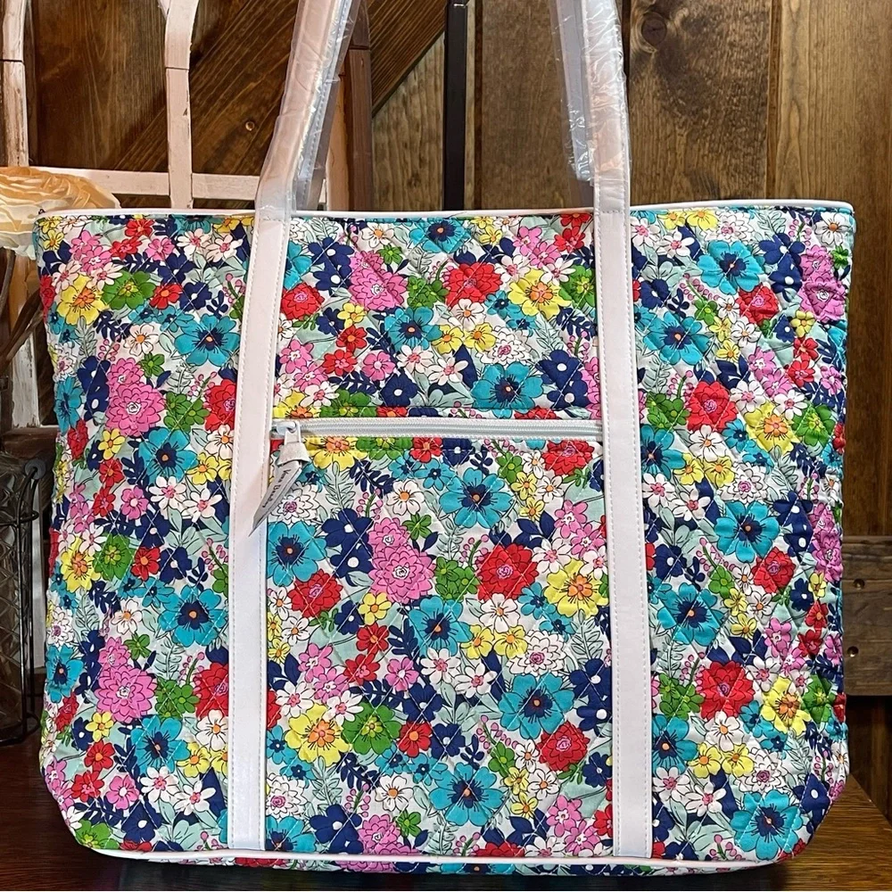 Vera Bradley Far Out Floral Large Vera Shoulder Bag Tote NWT New - Picture 8 of 12